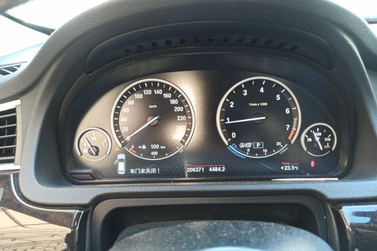 Used BMW 5 Series GT 2015 528i Leading Model