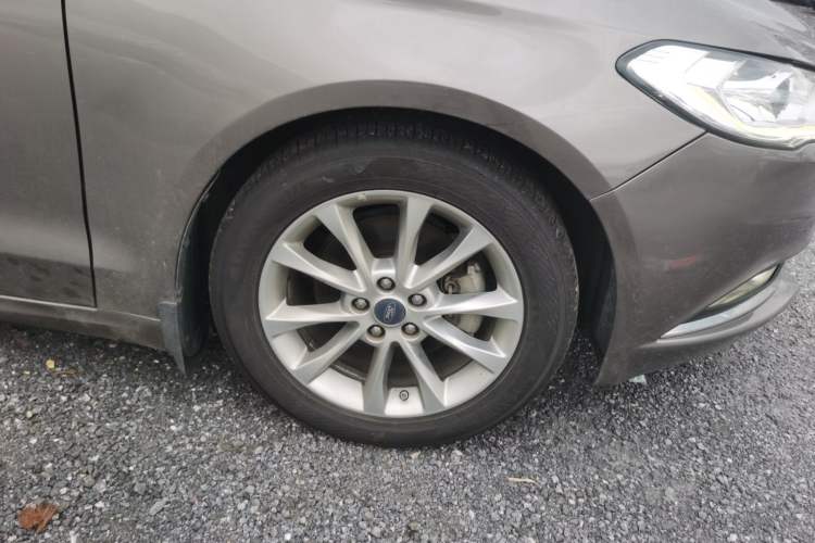 Used Ford Mondeo 2017 EcoBoost 200 Stylish Model Right Front Wheel Hub