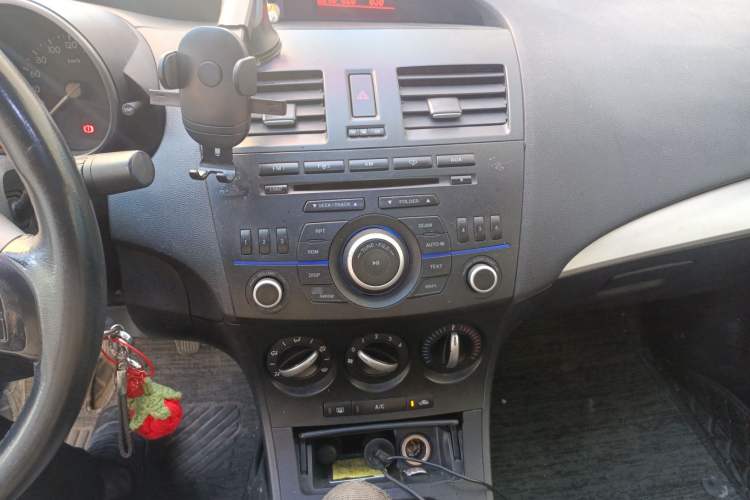 Used Mazda 3 2011 Sedan 1.6L Manual Comfort Model