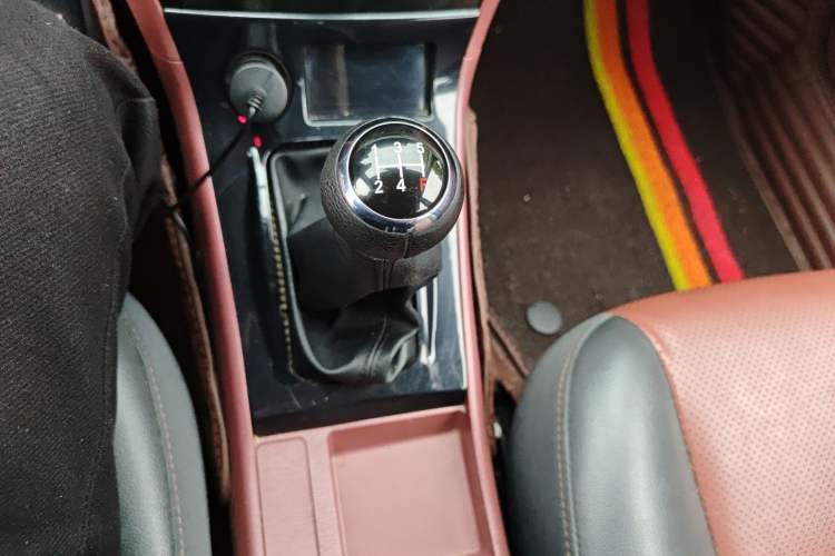 Used BYD F3 2018 1.5L Manual Classic Model Gear Lever