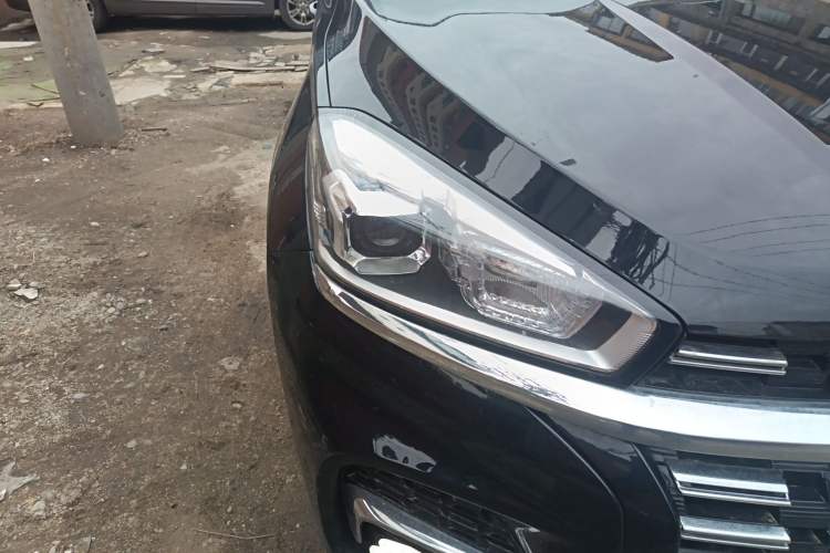 Used Chery Tiggo 8 2022 1.5 TCI Manual Special Edition 5 Seats Right Front Headlight