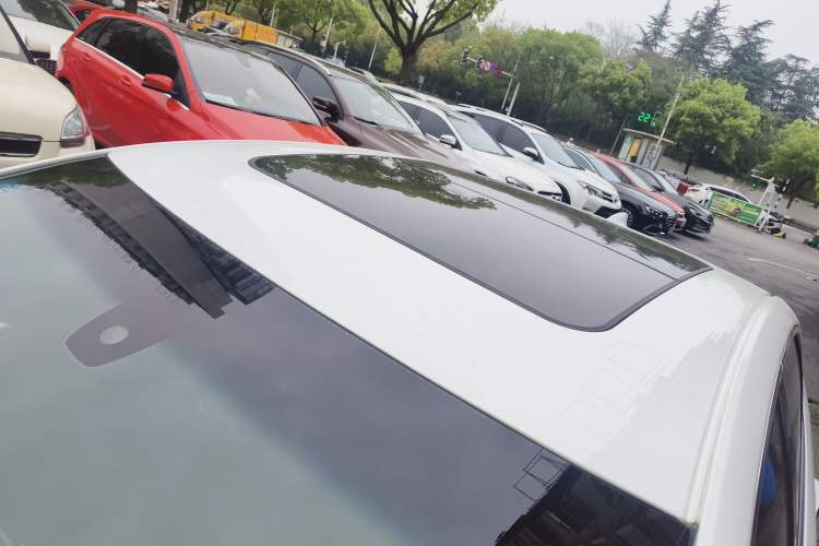 Used Cadillac XTS 2018 28T Elite Edition Roof