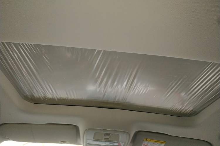 Used Roewe i5 2021 1.5L CVT Platinum Edition
