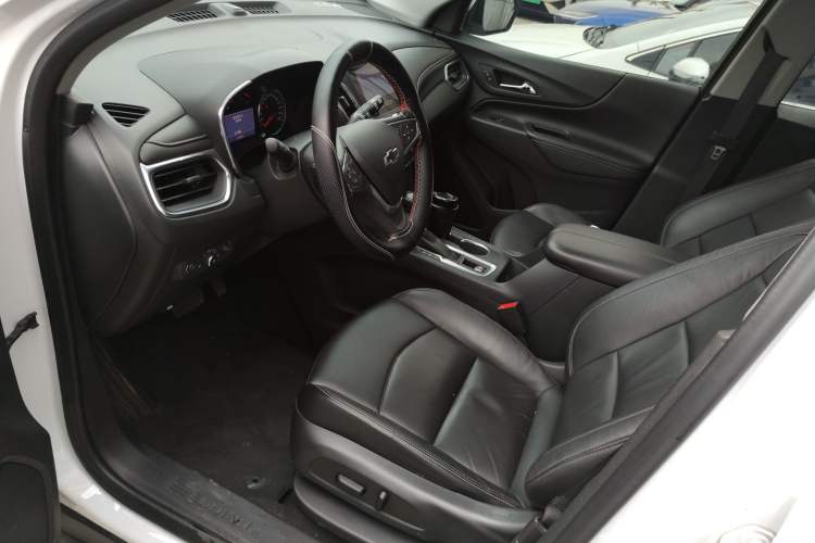 Used Chevrolet Equinox 2019 535T Automatic YuJie Edition China VI
