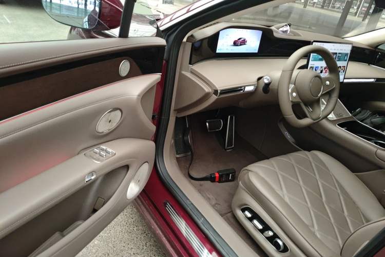 Used Hima Stelato S9 2025 Extended-Range Max+ Interior 3