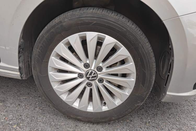 Used Volkswagen Lavida 2021 280TSI DSG Comfort Edition Right Front Wheel Hub