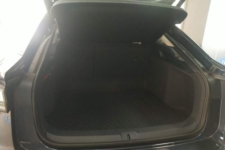 Used Volkswagen ID.7 VIZZION 2024 PRO Model Trunk