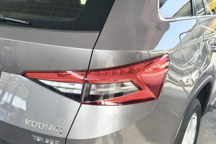 Used Skoda Kodiaq 2019 Facelifted TSI330 7-Seater Two-Wheel-Drive Luxury Enjoyment Edition China VI Standard