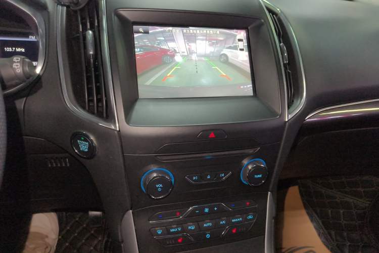 Used Ford Edge 2015 2.0T GTDi Two-Wheel-Drive High-Line Version
