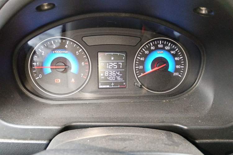Used Dongfeng Fengon 330 2016 1.5L Manual Enjoyment Model DK15 Instrument Cluster