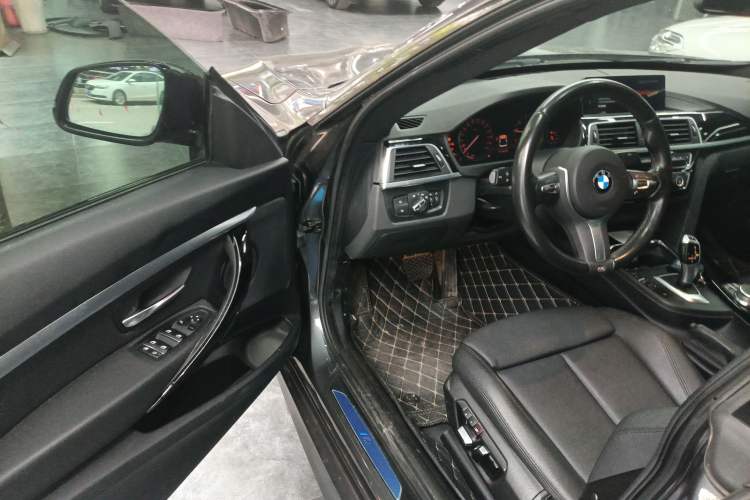 Used BMW 3 Series GT 2019 320i M Sport Package Driver Seat