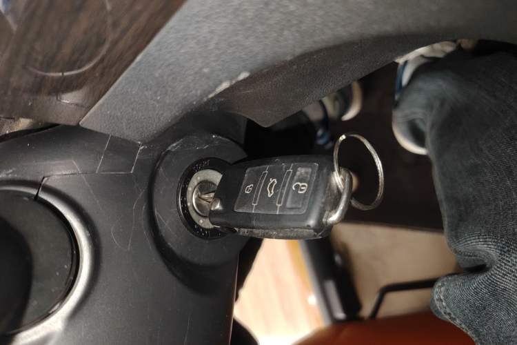 Used Dongfeng Fengon 370 2016 1.5L Manual Luxury Version SFG15-05 7 Seats