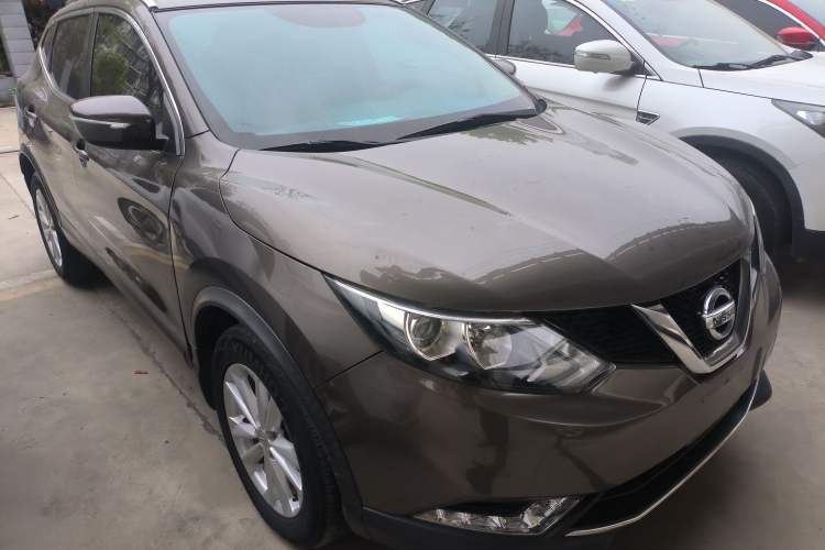 Used Nissan Qashqai 2016 2.0L CVT Elite Edition Front Right 45 Deg