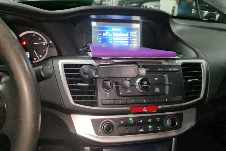 Used Honda Accord 2014 2.0L LX Comfort Edition Audio And AC Panel