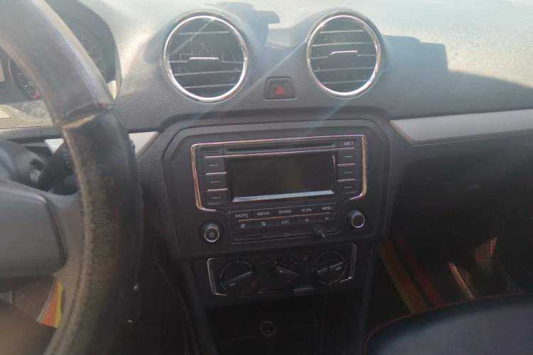 Used Volkswagen Jetta 2015 1.6L Manual Comfort Model
