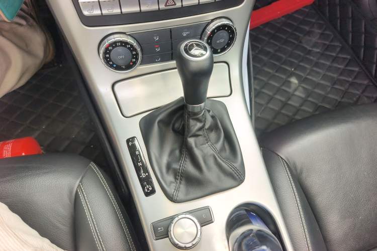 Used Mercedes-Benz SLK-Class 2011 SLK 200 Fashion Model
