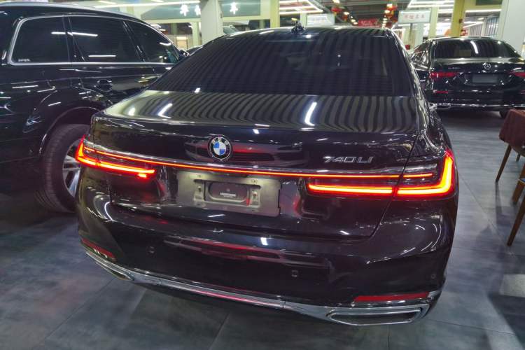 Used BMW 7 Series 2021 740Li Leading Edition Luxury Package
