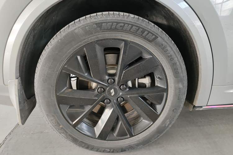 Used Li Auto L8 2023 Pro Model
