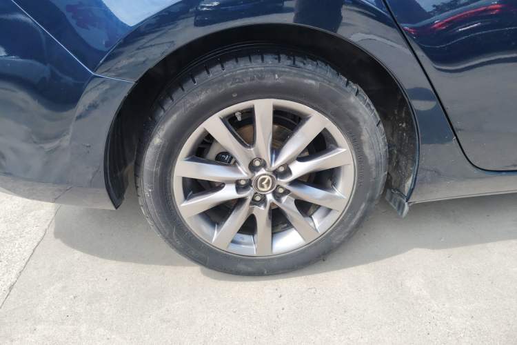 Used Mazda Atenza 2020 2.0L Blue Sky Luxury Edition
