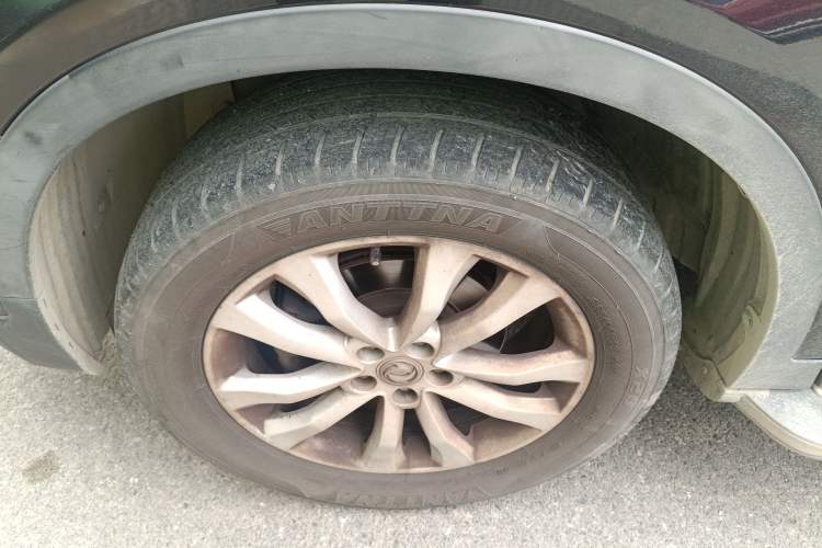 Used Dongfeng Aeolus AX7 2015 2.0L Manual Zhiyi Trim
