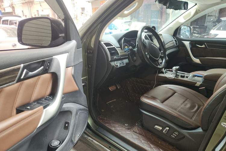 Used Haval H9 2017 2.0T Diesel 4x4 Premium 5-Seater Driver Seat