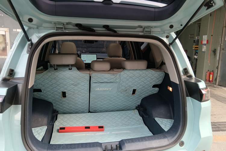 Used AION Y 2022 70 Tech Edition Lithium Iron Phosphate