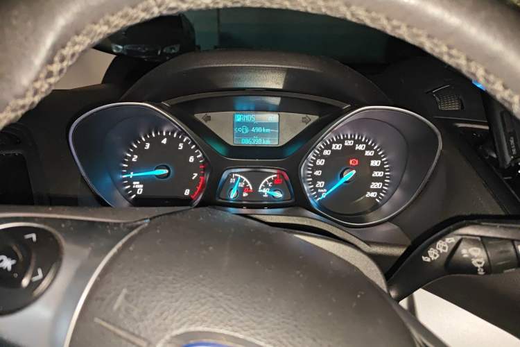 Used Ford Kuga 2013 1.6L GTDi Two-Wheel-Drive Trend Model Instrument Cluster