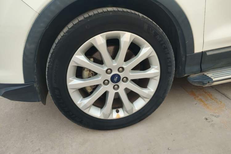 Used Ford Kuga 2015 1.5L GTDi Four-Wheel-Drive Elite Model Left Front Wheel Hub