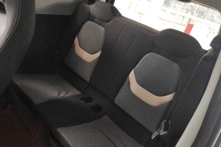 Used Chery QQ Ice Cream 2022 120km Conical Shape Lithium Iron Phosphate
