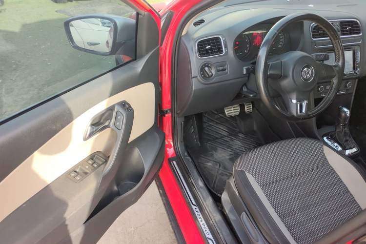Used Volkswagen Polo 2012 1.6L Cross Polo Automatic Transmission Driver Seat