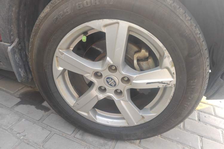 Used Bestune X80 2013 2.0L automatic luxury version
