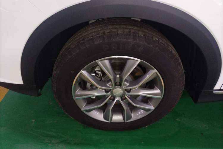 Used Roewe RX5 2025 PLUS 330TGI Automatic Trendsetting Smart Edition Left Front Wheel Hub