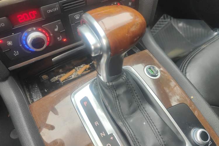 Used Audi Q7 2012 3.0 TFSI Comfort Model (245kW) Gear Lever