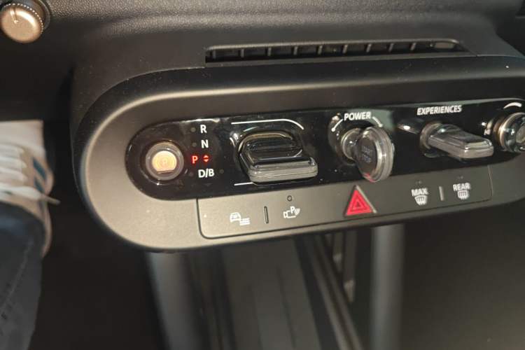 Used MINI Electric MINI COOPER 2024 452km COOPER SE Artist
