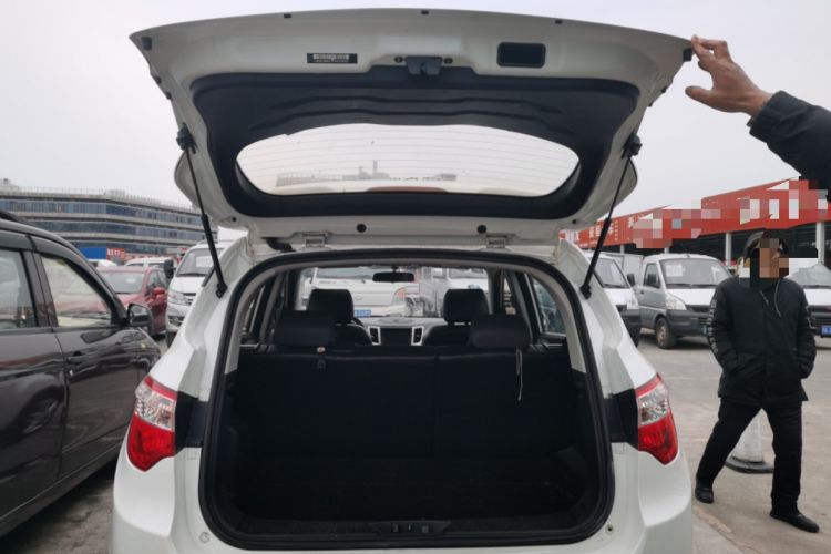 Used CHANGAN CS35 2015 1.6L Automatic Luxury Model China IV Standard Trunk