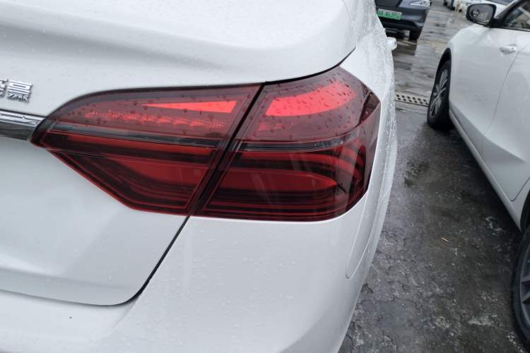 Used Geely Auto Emgrand 2018 1.5L Manual Upward Connect Edition Exterior 3