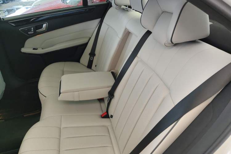 Used Mercedes-Benz E-Class 2015 E 260 L Sport & Fashion Model