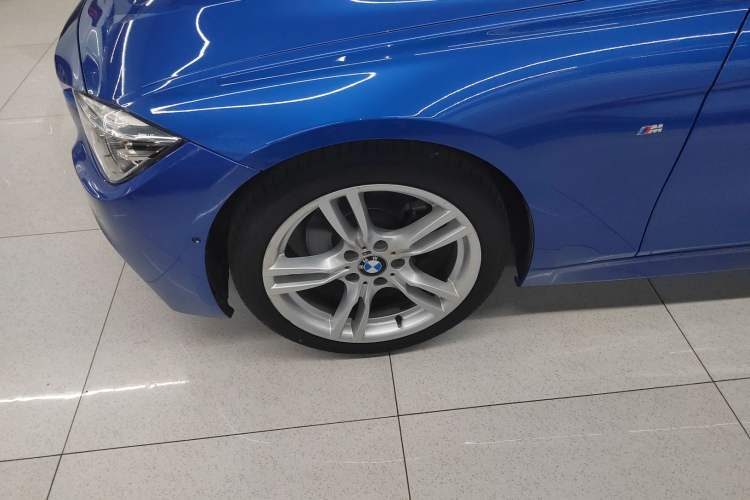 Used BMW 3 Series 2019 320i M Sport Package Left Front Wheel Hub