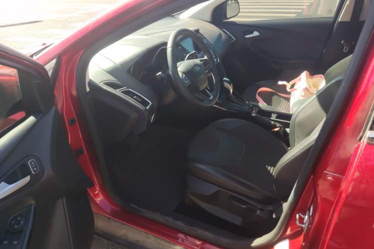 Used Ford Focus 2018 Sedan Classic 1.6L Automatic Trendy SmartDrive Edition