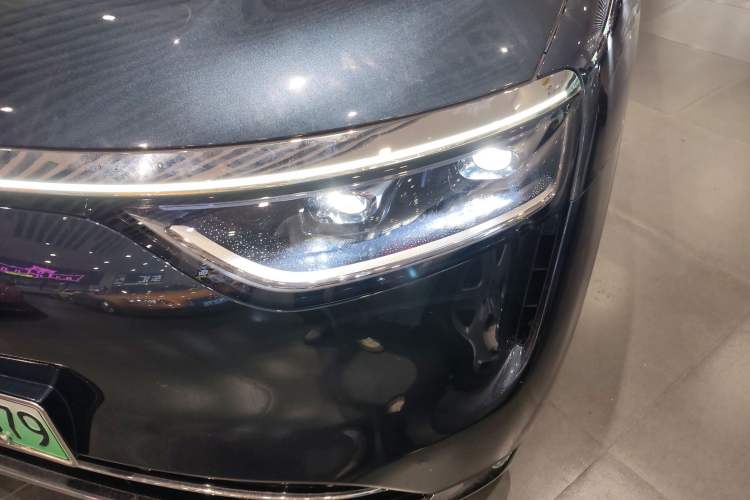 Used Hima AITO M8 2025 Extended-Range Max Version 37 kWh 6-Seater
