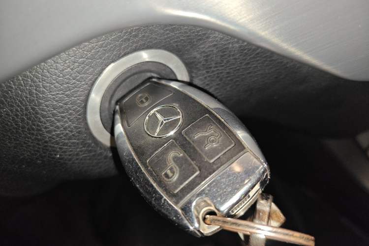 Used Mercedes-Benz M-Class 2014 ML 320 4MATIC
