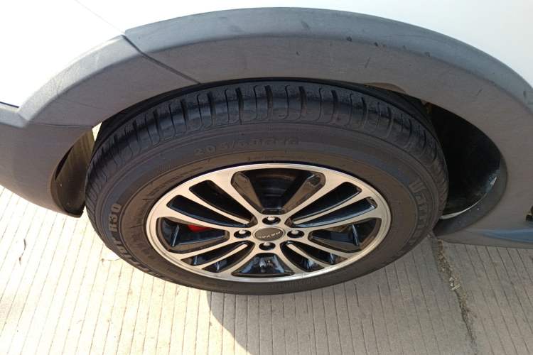 Used Haval H1 2015 1.5L AMT Luxury Model
