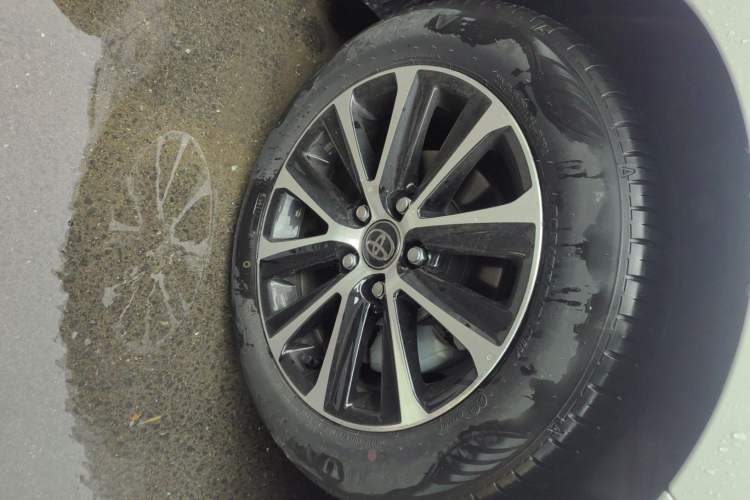 Used Toyota Levin 2024 Smart Electric Hybrid Dual-Engine 1.8L Luxury Edition Right Front Wheel Hub