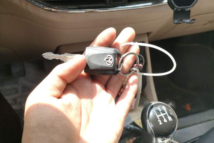 Used CHANGAN KUAYUE Xing V5 2022 1.5L Luxury 5-7 Seater Passenger Vehicle JL473QH Vehicle Key