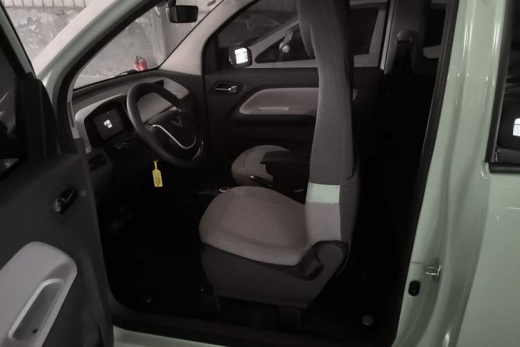 Used Wuling Hongguang MINIEV 2021 Macaron Fashion Model Lithium Iron Phosphate Left Front Seat