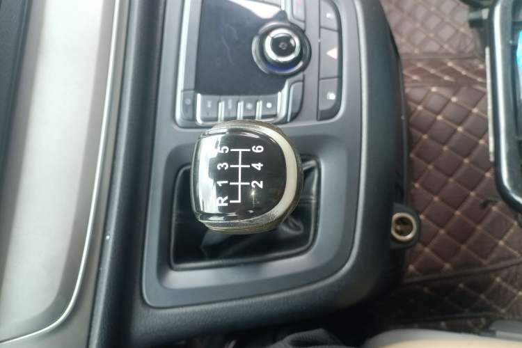 Used SAIC MAXUS G10 2019 PLUS 1.9T Manual Passenger Version Diesel Emission Standard China V
