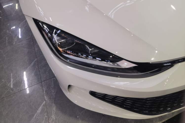 Used Volkswagen Lamando 2023 Lavida L 280TSI DSG Cool & Spicy Edition Right Front Headlight