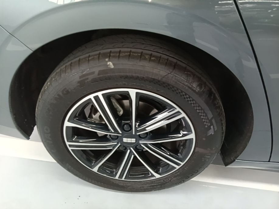 Geely Galaxy A7 2025 Model EM-i 70km Luxury Edition — снимка 11