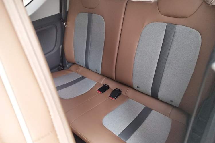 Used Wuling Hongguang MINIEV 2022 GAMEBOY 200km Gaming Edition with Lithium Iron Phosphate Left Rear Seat