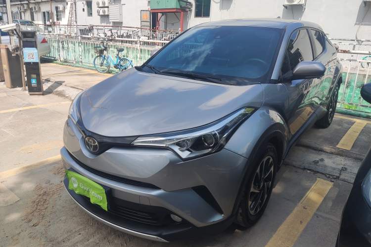 Used Toyota IZOA 2018 2.0L Yichi Edition China V Standard